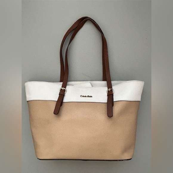 Calvin Klein Tan/White/Brown with gold Hardware Shoulder Bag - Picture 11 of 11